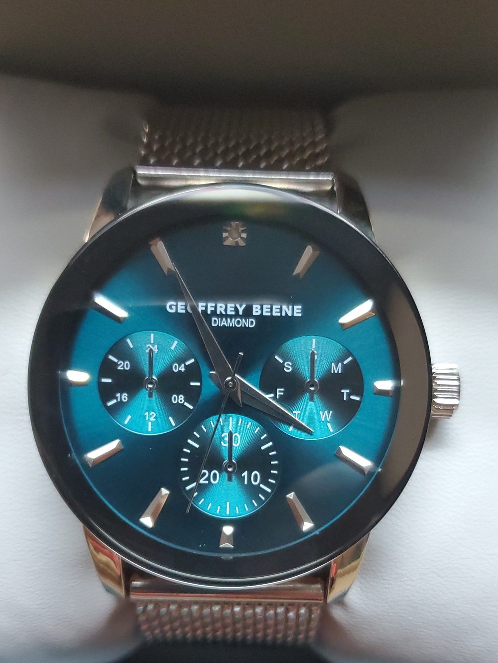 Geoffrey Beene Men's Blue-Green Sunburst Dial Watch with Mesh Bracelet